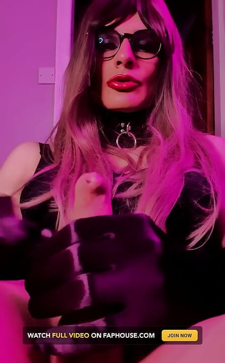 지금 발정난 섹시녀야, 스타킹을 자주 입지는 않지만 입을 때마다 녹아