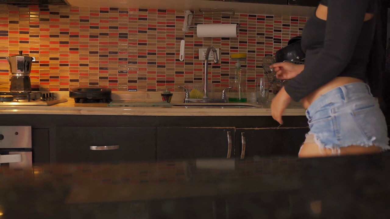 Tu ladrón de clip entra en la casa y reduce a un extraño para que lo tome