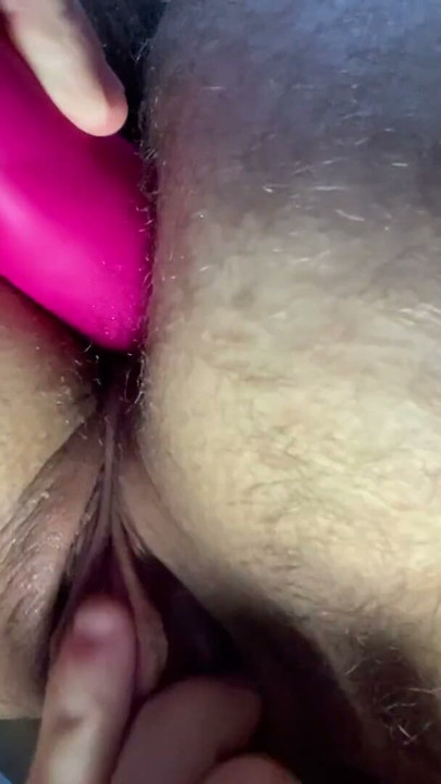 رجل متحول يقذف بديلدو في طيزه | مقطع 1