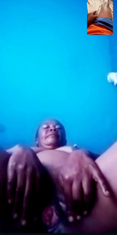 Horny cougar at it again ,she end up masturbating | Clip 2