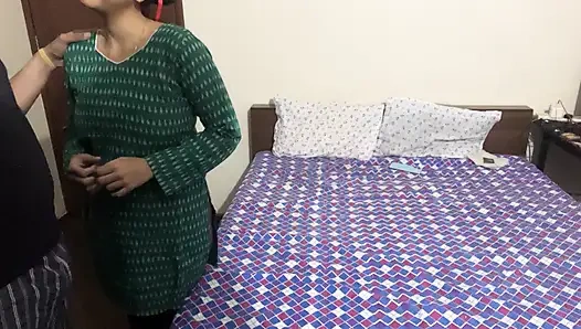 Jack komşusüne sert sikilmeyi öğretiyor ve gösteriyor