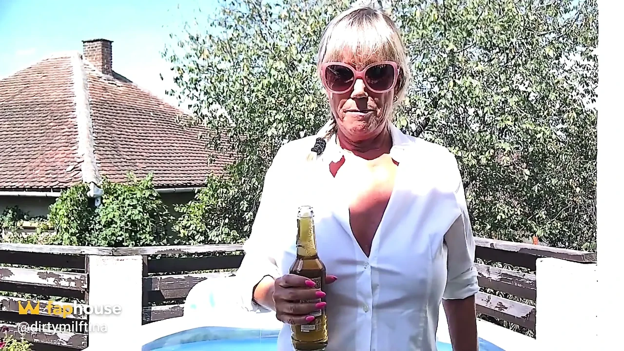 Dirtymilftina Fuck Me in the Pool
