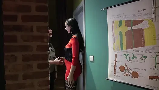 Pelacur muda disetubuhi.