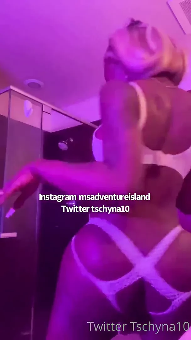 (OF) TSC Ebony Twerks Then Cums Standing