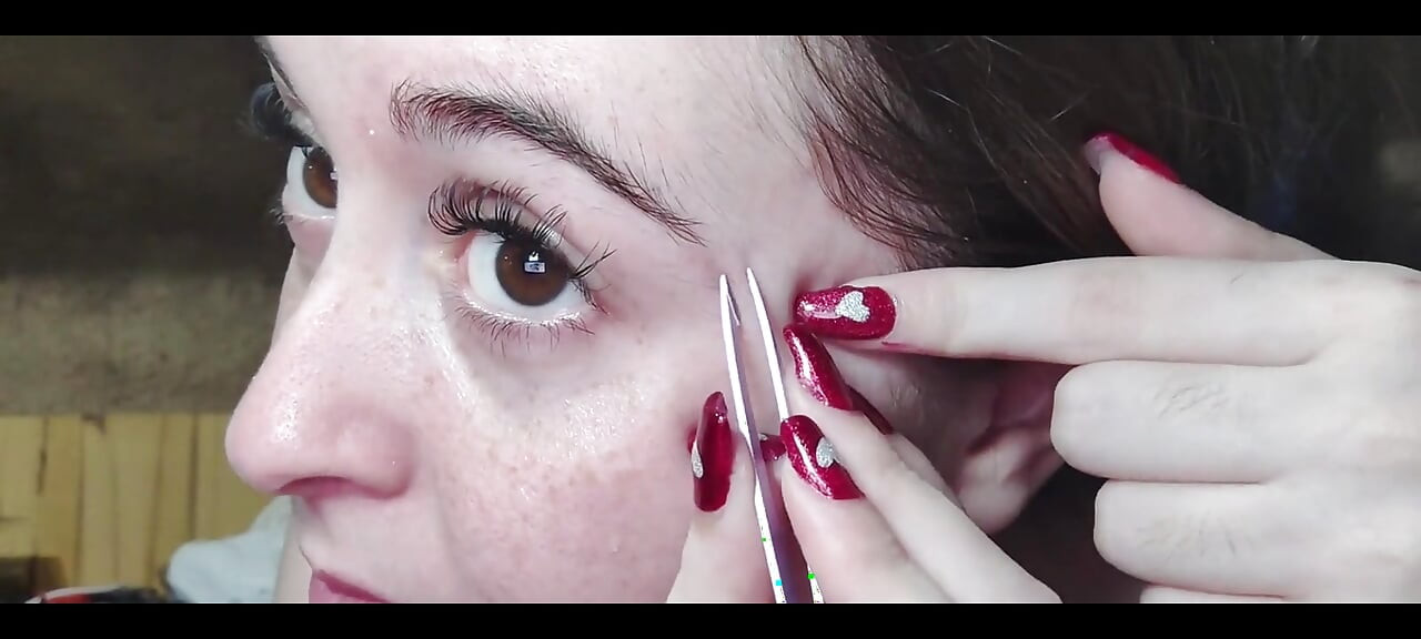 Tweezing My Eyebrows Close up