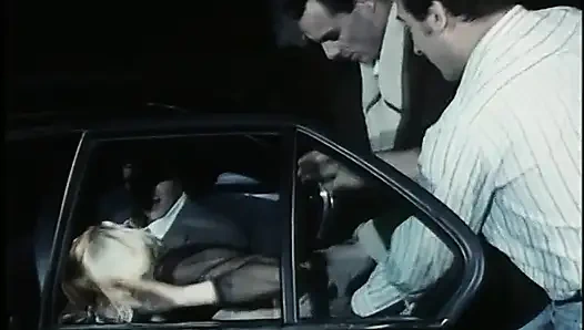 Junge schätzchen lieben harte schwänze