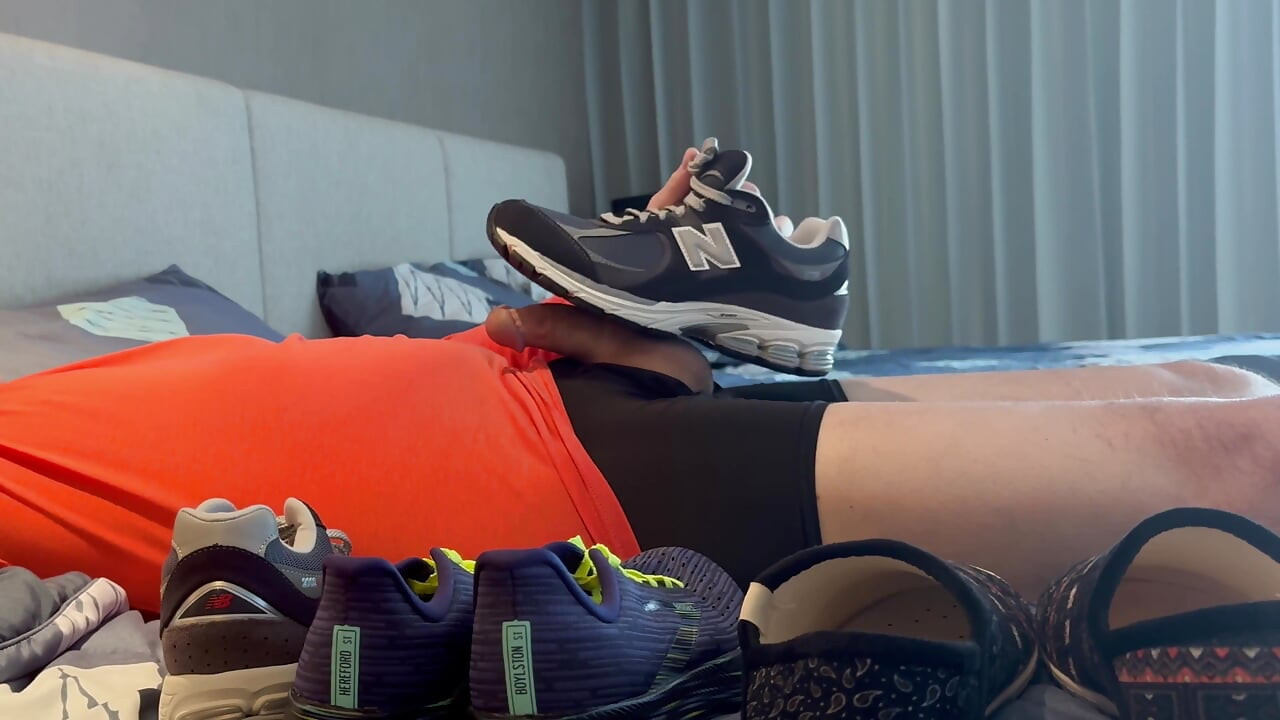 New Balance, Brooks and a Sexy Smooth Slipper