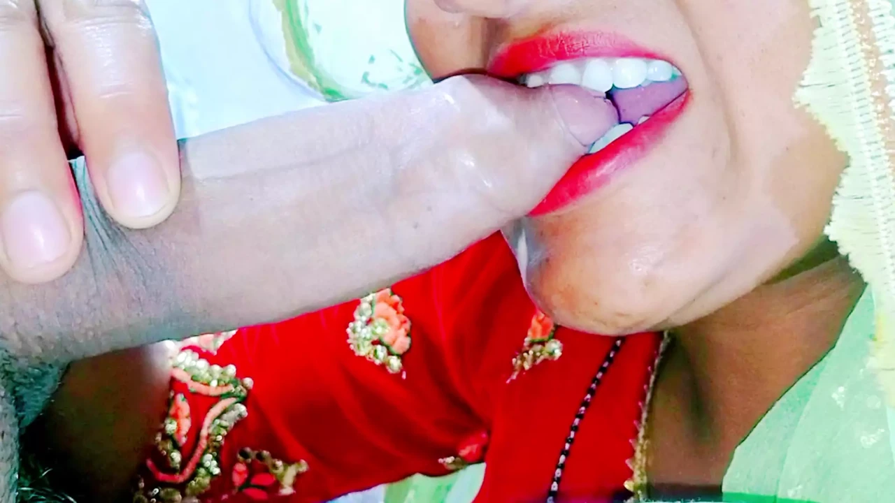 Eating cock !! Red lips Highly sensual blowjob !! Chew dick Her hobby is sucking a pulsating cock. Detailed close-up Gentle Blow