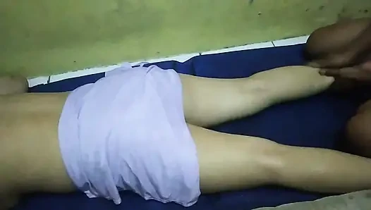 Pijat bokong Tante genit yang suka ngemut kontol