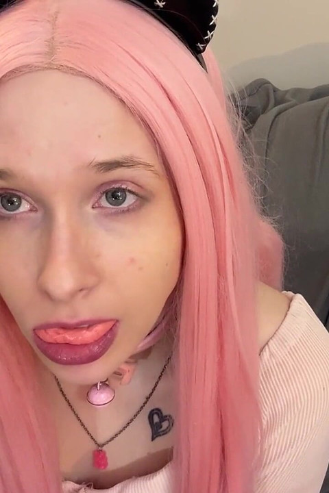 Bratty Bubblegum Slut Blowing Bubbles