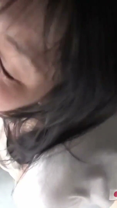 Mršava japanska MILF se igra igračkama i dobija krempi | Clip 1