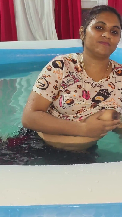 Mallu paar schwimmbad-fick mit blowjob