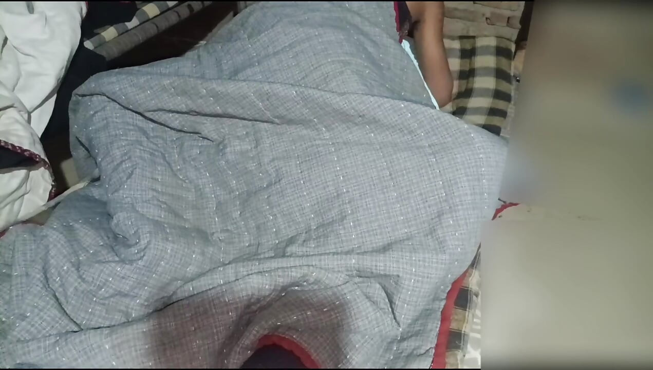 Bhabhi kovar devar inte första gången raat ko akele me chudai ki heltid chudai ki indian desi village desi bhabhi