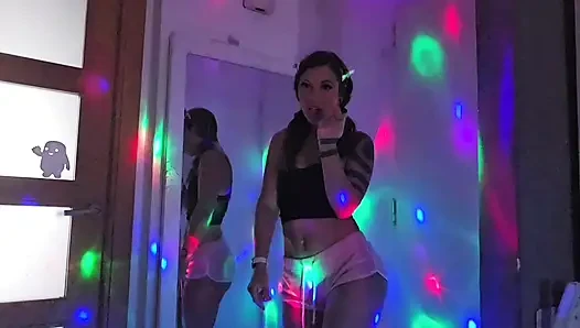 Stepsis Seduce You in the Party
