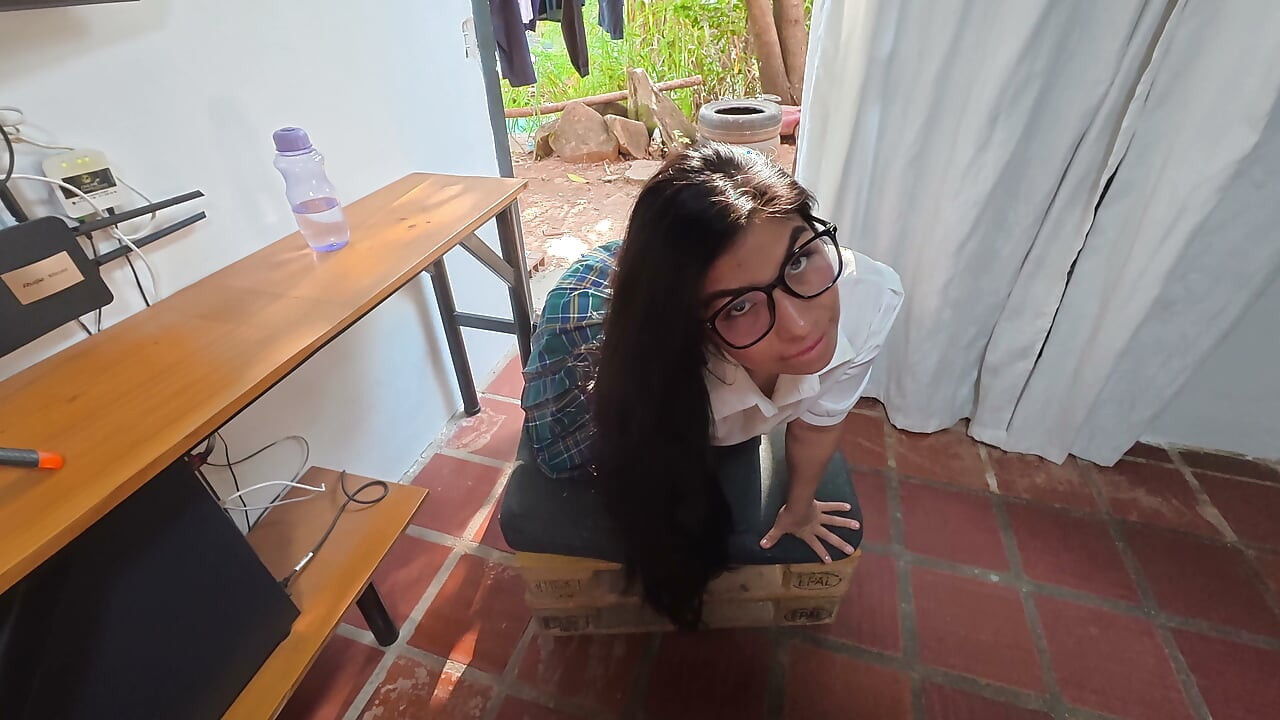 FIRST PART FUCKING IN THE ASS .. At my ex-boyfriend's house we can't make a laugh he leaves my ass full of milk how delicious