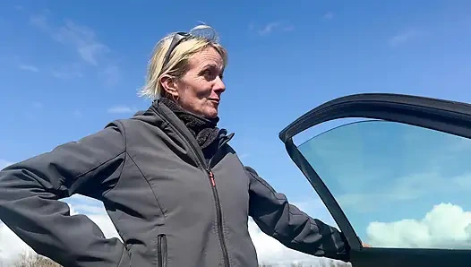 BLOWJOB IN THE CAR - I WANT TO SUCK YOUR COCK HERE AND NOW, CUM IN MY MOUTH