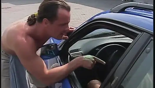 Вне игры, но счастлив