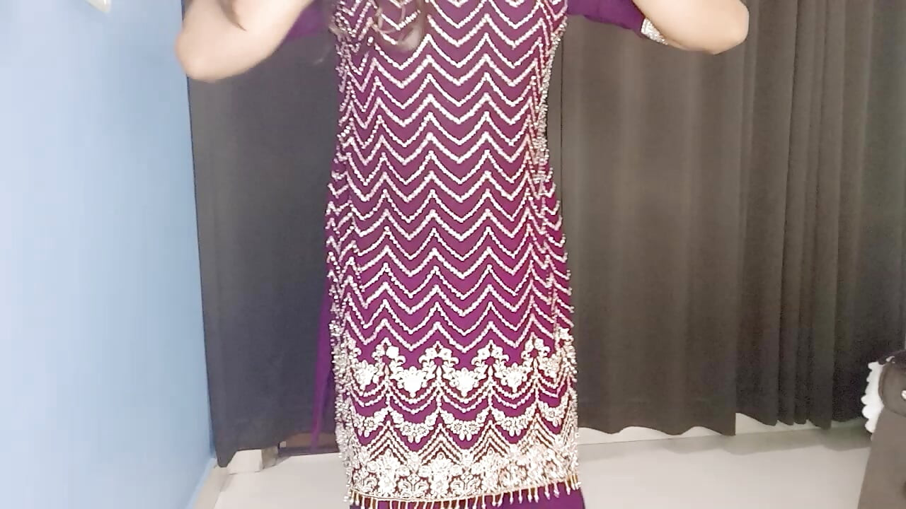 Hot Indian dress wearing lehnga and tit bra panty and