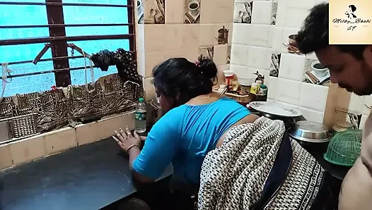 KHANA BANANE WALI KO MALIK NE KITCHEN ME CHOD DALA MALKIN KE NA REHNE PER