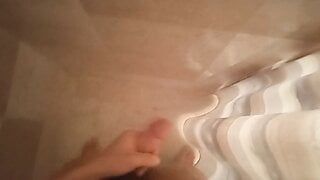 Sam Anslo masturbándose en la ducha