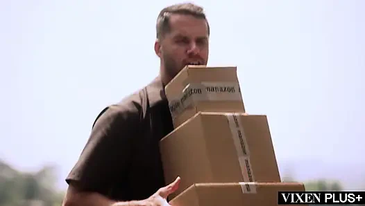 Vixenplus Amerikalı orta yaşlı seksi kadın bölüm 3 - kamera arkası görünümü