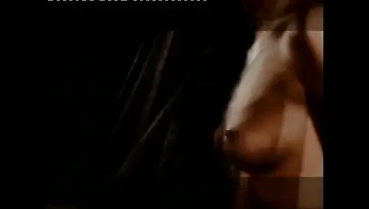 Фантастическую чувственную милфу трахнул и кончил в рот большой винтажный член