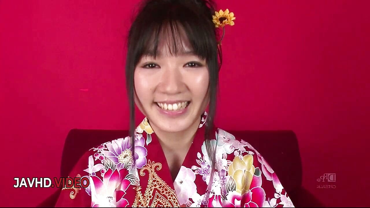 Aventura Threesome a lui Chiharu în Kimono cu Săruturi Intense Asiatice și Final cu CreamPie