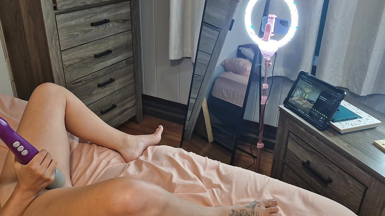 Soție streamer care transmite un flux de vis