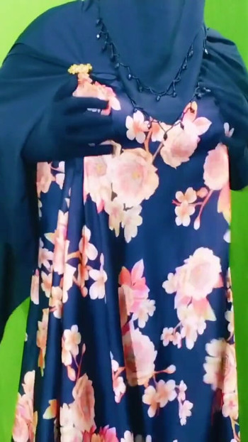 Detik ikonik dari "Suri rumah yang cantik berkongkek dan bercakap kotor India - Audio Hindi yang jelas"