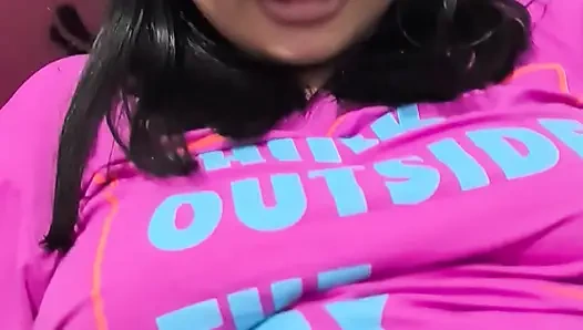 Sucking the Pussy of the Naughty Wife Sa Vanessinha