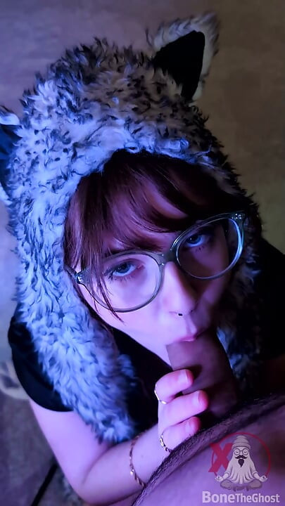 18 linda nerd culona es cachonda en cuatro y un facial