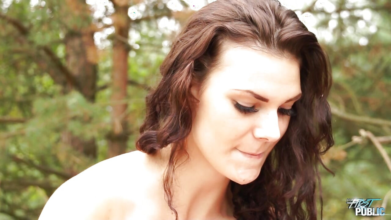 Busty babe show her skill - Karolina