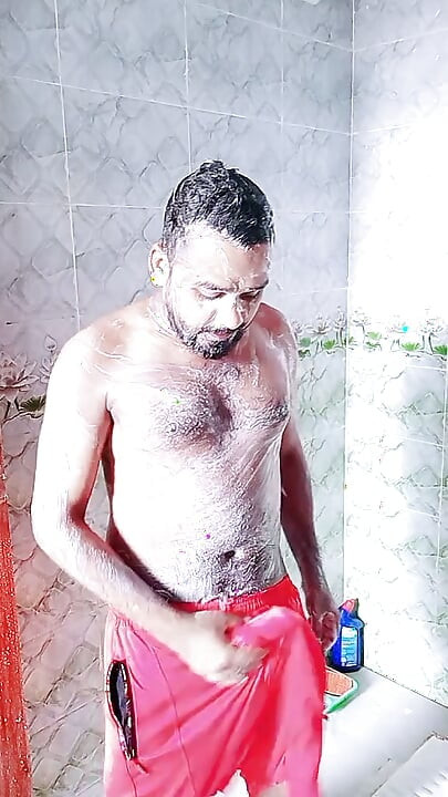 Let's take a bath, everyone, have fun.