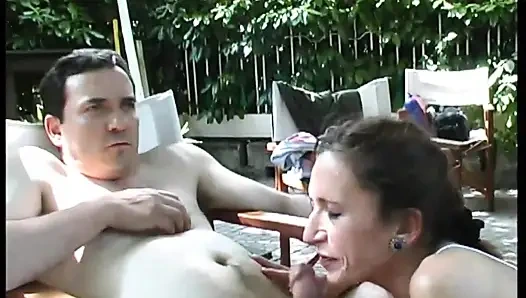 Istri nakalku pengen dientot sama dua kontol sekaligus!