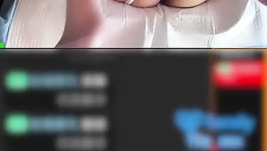 Siaran langsung video guru dibagikan dengan sekelompok pria bernafsu