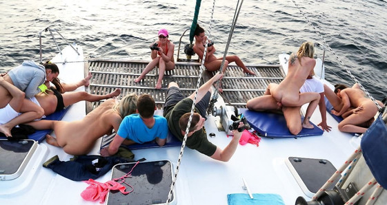 Paseo en barco descarado, vibraciones de verano