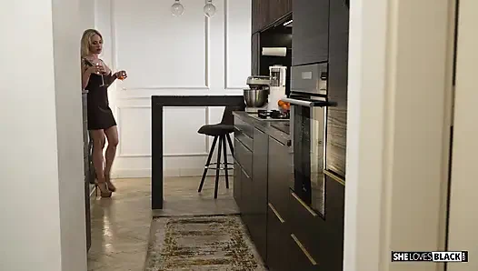 Blonde Babe Angie Lynx Wants To Get Banged Hard By BBC