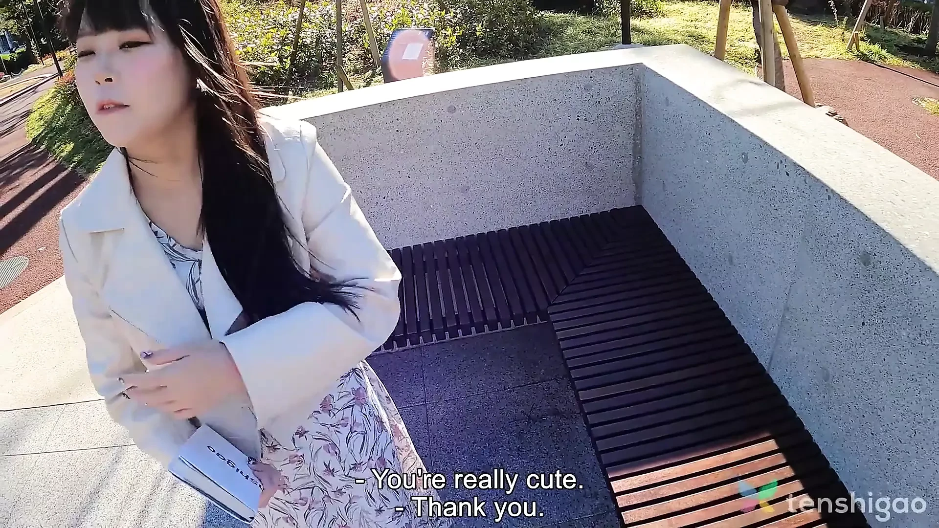 Mai Toda อวดตูดน่ารักของเธอในกางเกงในและถุงน่อง