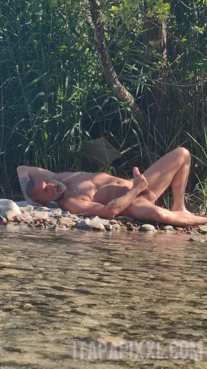 ItaPapiXXL big cock in the Woods