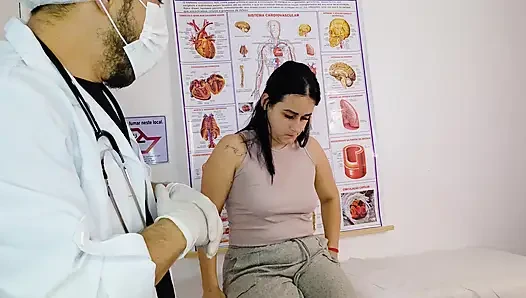 Dokter kandungan mengeluarkan penisnya selama ujian!