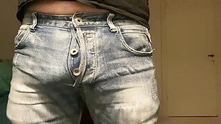 Stessi jeans per due settimane di fila