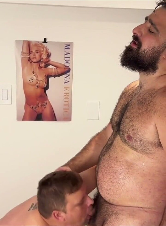 Baise torride dans une cuisine, partie 1