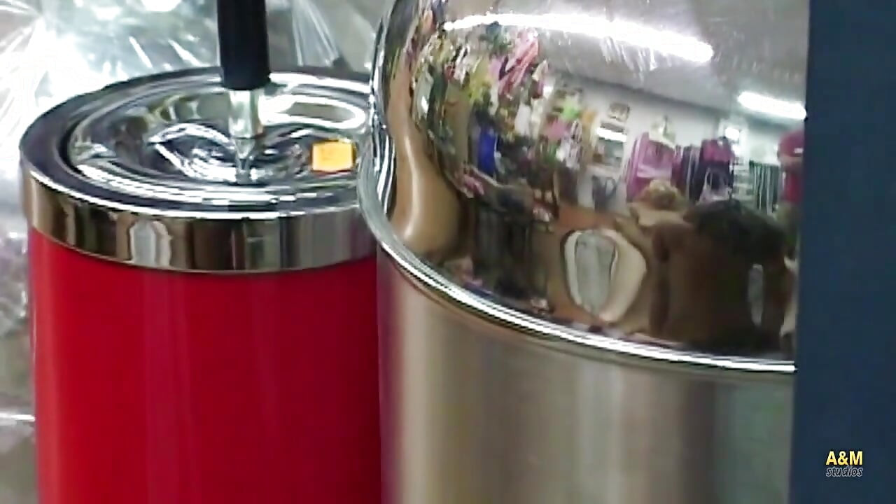 Die Chefs erwischen die mädchen.