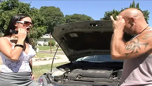 Amatör amcığın muhteşem neşeli amcığı majestic pecker için tamamen açık bekliyor