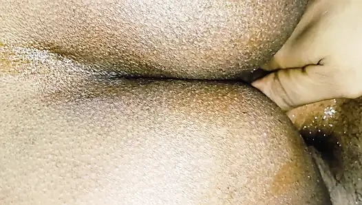 Indisches bhabhi, enges arschfick-video, bhabhi reitet großen schwarzen schwanz und sahne in anal