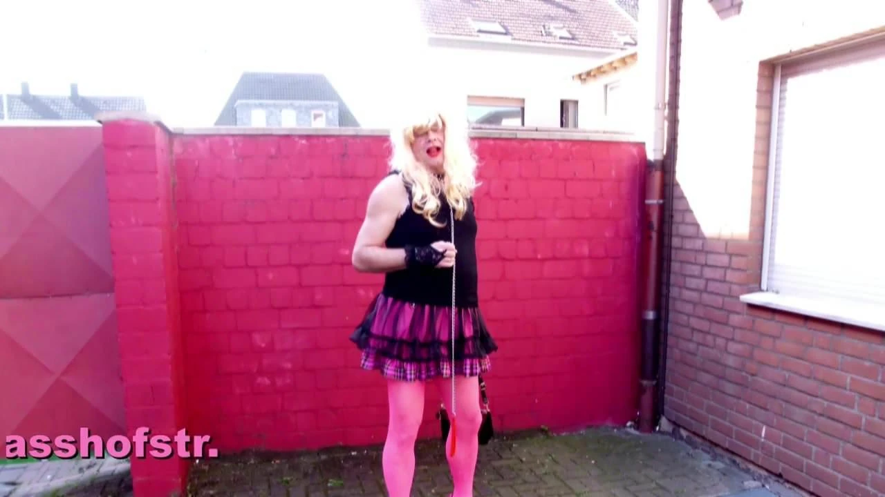 Vicky die Tunte im Puff Oberhausen