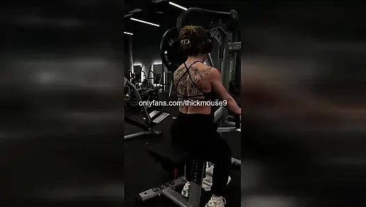 TikTok Teen's Pussy Slip-Up: Accidental Virgin Exposure!