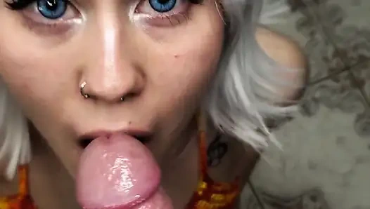 18-jährige schlampe liebt es, einen fetten schwanz zu stopfen