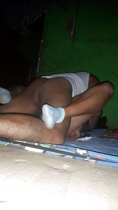 Esposa puta engañando a su marido con el vecino.