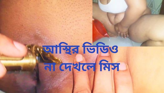 孟加拉最健美的格里尔用她的哈斯本清洁她的大阴户。